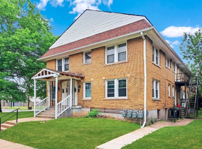Building Photo - 701 Hazel St