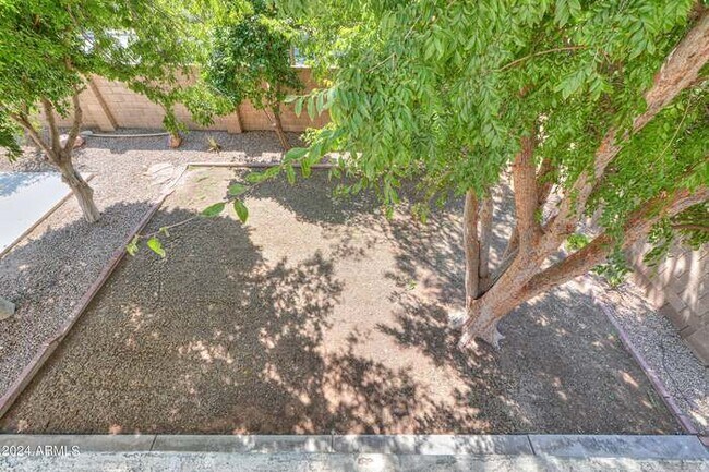 Building Photo - Stunning Cobble Creek II home with pool an...