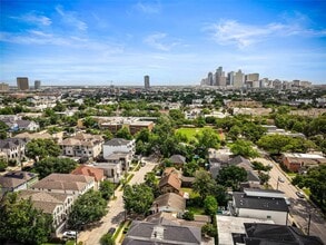 Building Photo - 1710 Maryland St