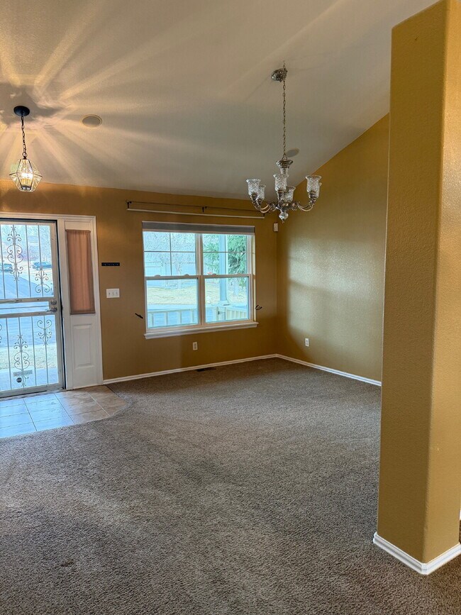 Building Photo - "Charming Thornton Retreat: Spacious 3-Bed, 3-Bath Home with 1,859 Sq Ft of Comfort!"