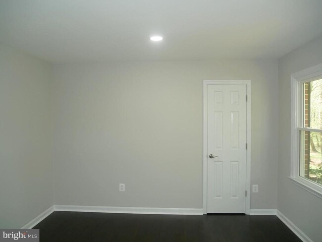 Building Photo - 35600 Sassafras Dr