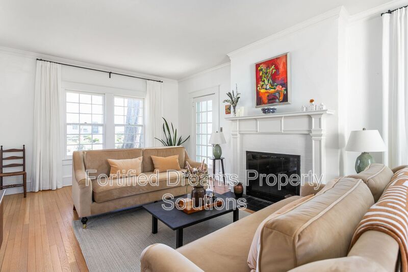 Building Photo - 915 N Eugene St