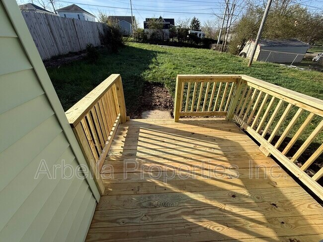 Building Photo - 829 Hamilton St