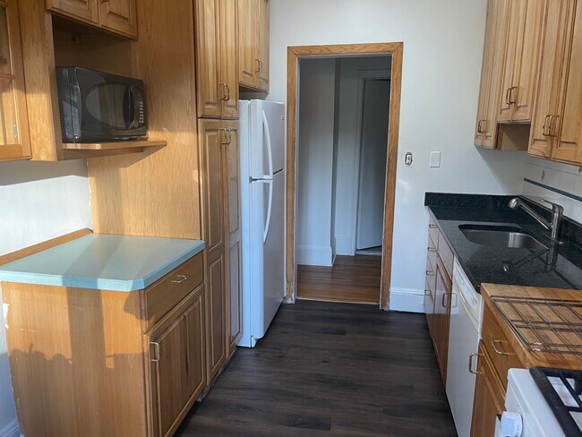 Kitchen w/ new floor - 14 Balmville Rd