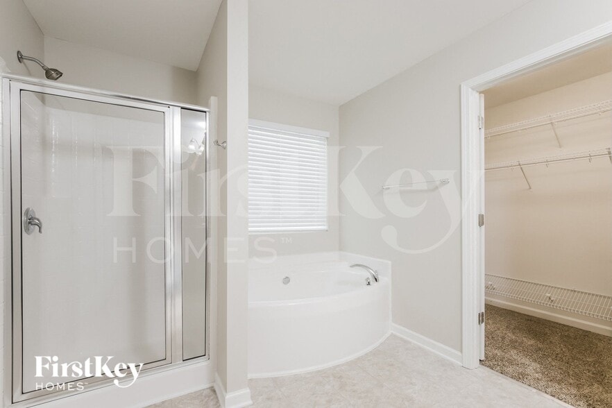 Building Photo - 3505 Panarama Dr