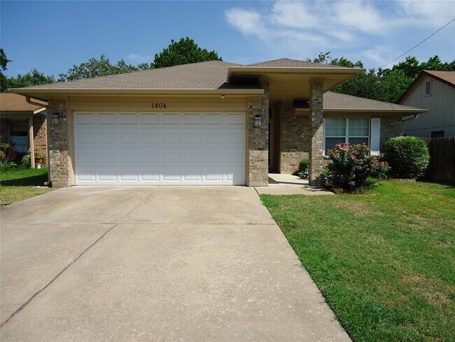 Building Photo - 1404 Peachtree Valley Dr