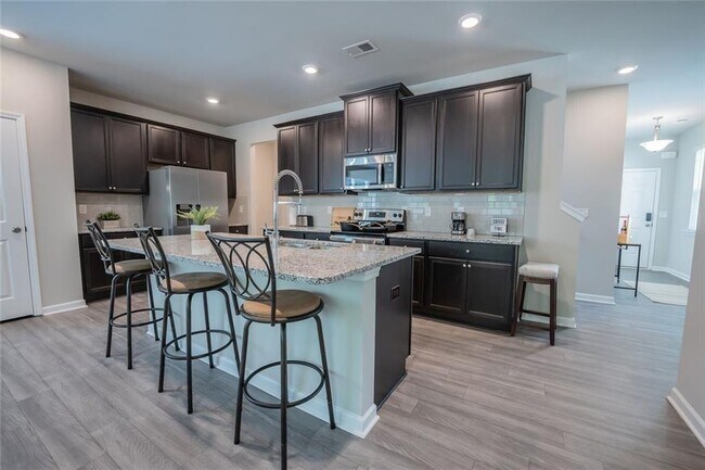 Building Photo - 454 Burgundy Terrace SE