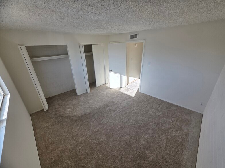 Building Photo - 6748 N 44th Ave