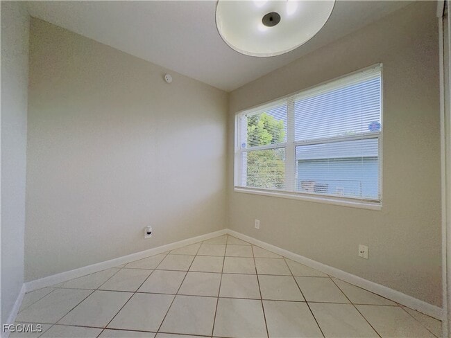 Building Photo - 913 Hudson Ave