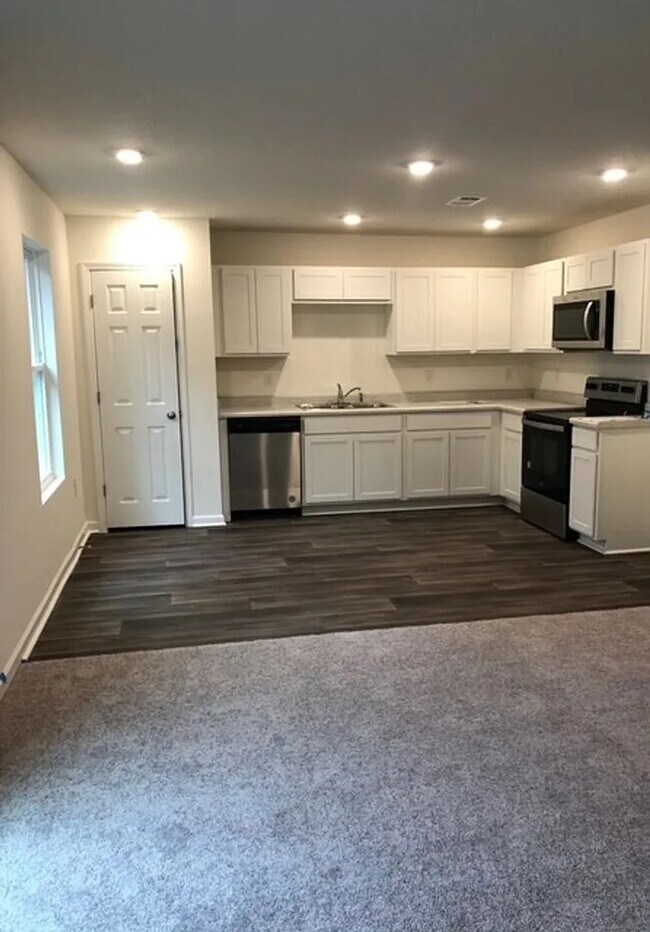 Building Photo - PRICE REDUCED! Modern 3/2 at Kaylee’s Land...