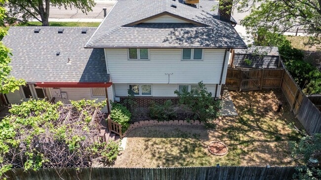 Building Photo - Available NOW! 3 Bedroom 1 Bath Beautiful Home in Arvada!
