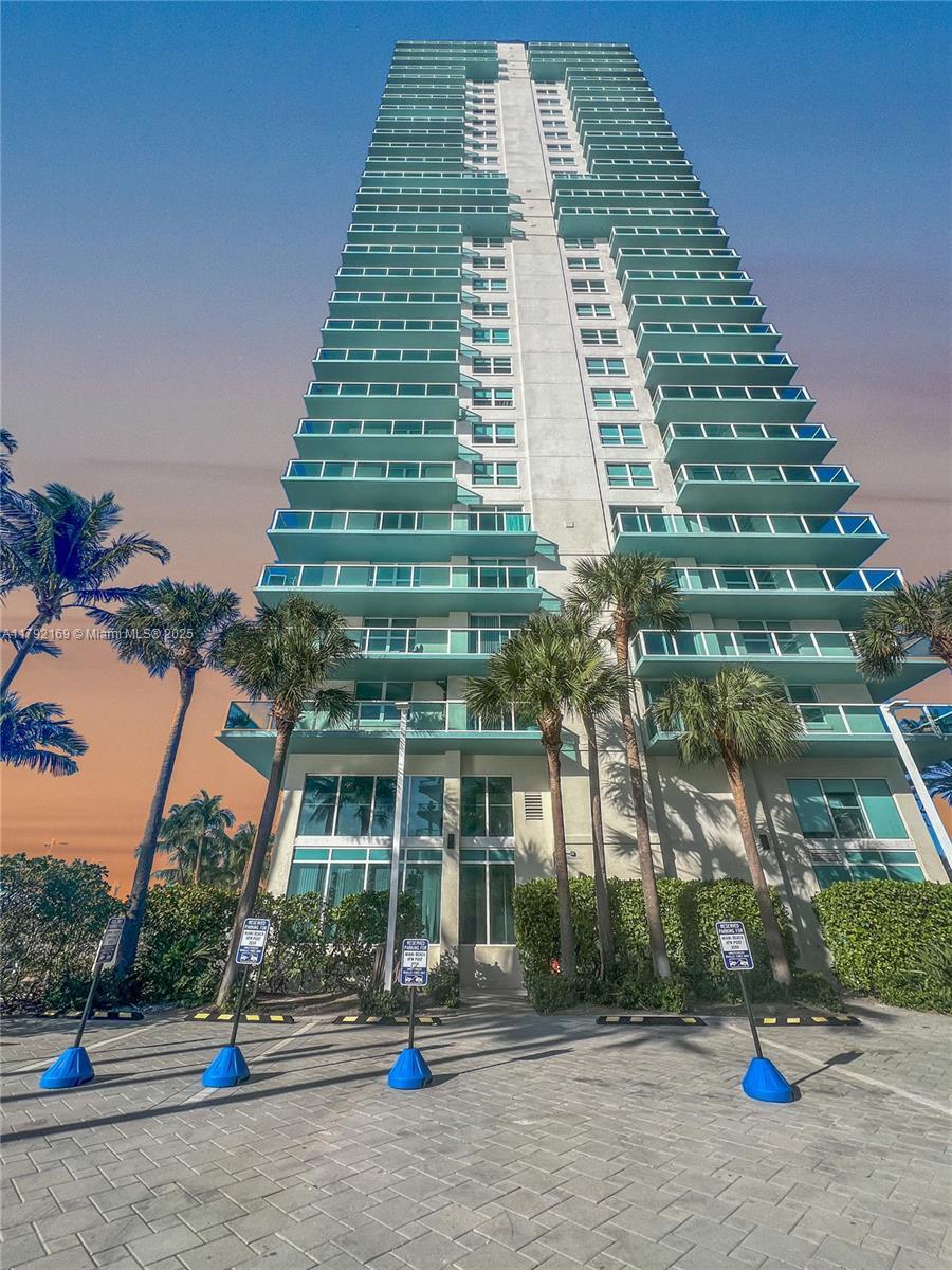 Building Photo - 650 West Ave