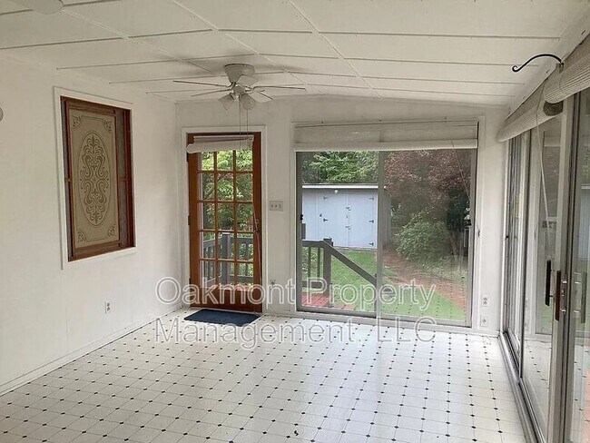 Building Photo - 291 Channing Dr