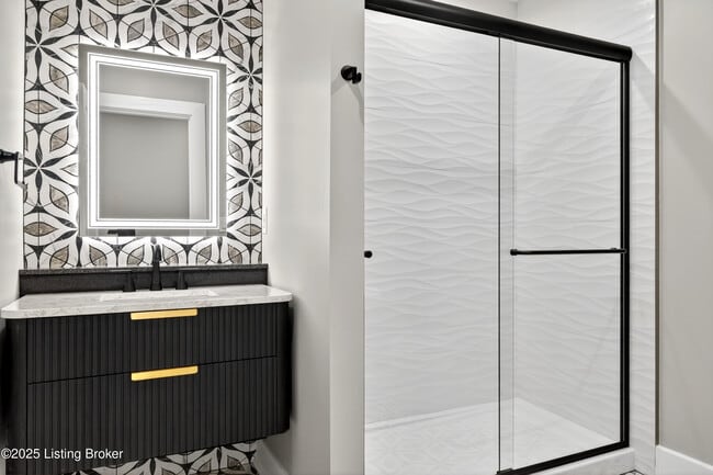 Building Photo - 1529 W Market St