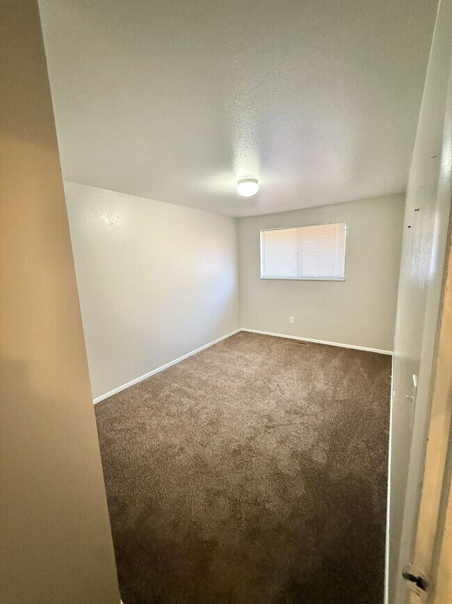 Building Photo - 1209 Delaware Dr