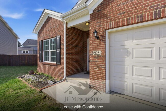 Building Photo - 925 Dawson Creek Way