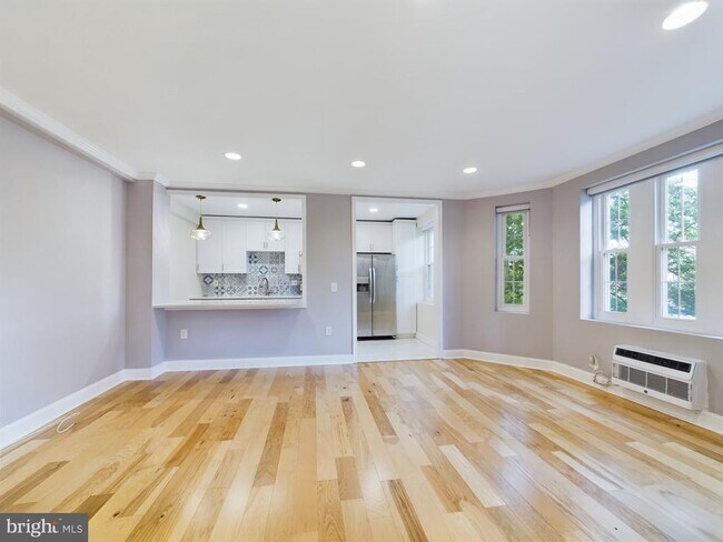 Building Photo - 3051 Idaho Ave NW