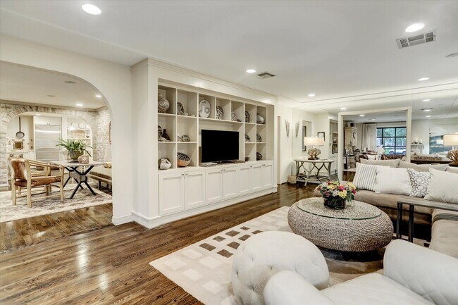 Building Photo - 3735 Del Monte Dr