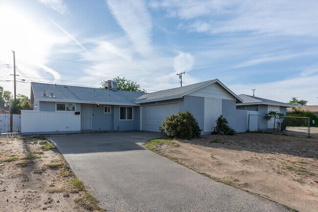 Building Photo - 45462 E 3rd St