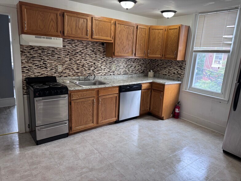 Kitchen - 3618 N 19th St