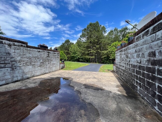 Building Photo - The Lifestyle You Deserve.