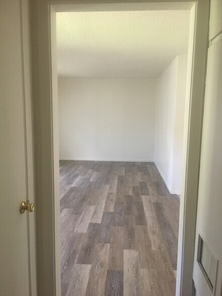 Building Photo - 45 Twining Dr