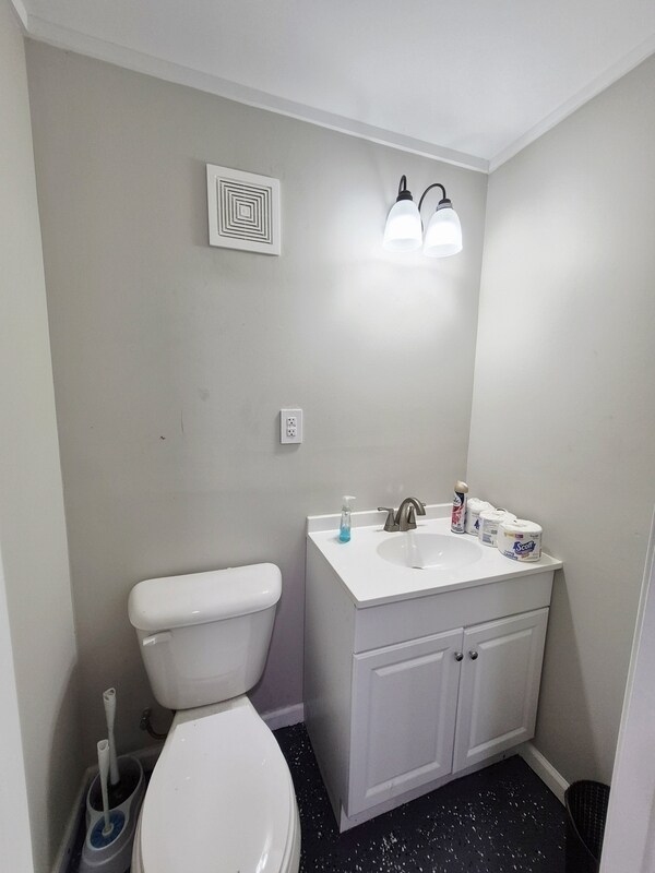 Building Photo - 2723 Fendall Ave