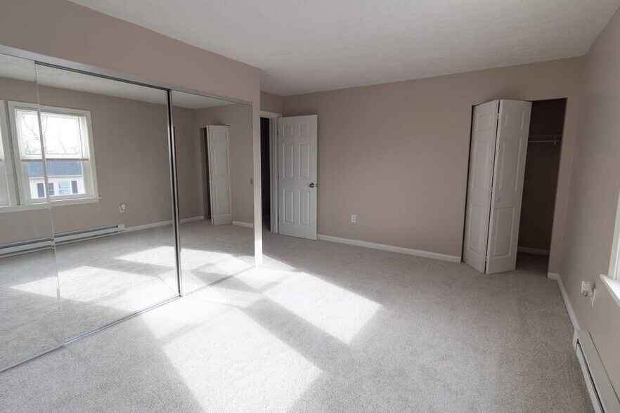 Building Photo - 20 Rice Ln