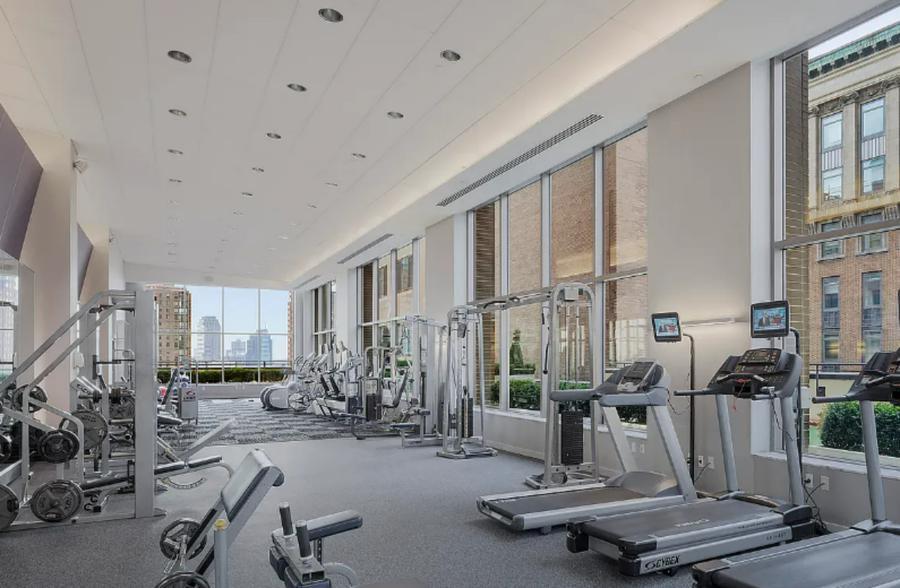 Building Photo - Washington Street