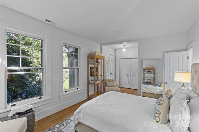 Building Photo - Myers Park - T.R. Lawing Realty, Inc