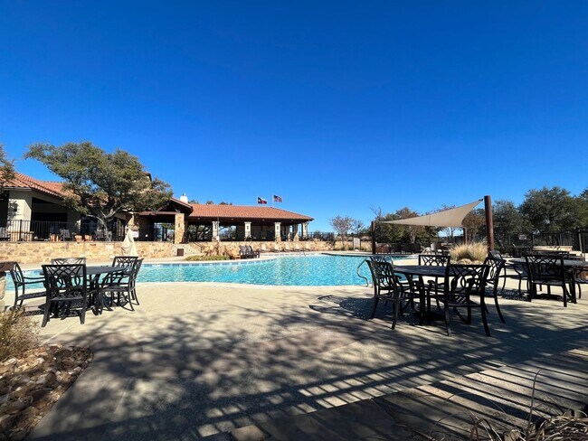 Building Photo - Beautiful 4/3 WITH PRIVATE POOL in Travisso