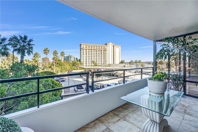 Building Photo - 4337 Marina City Dr