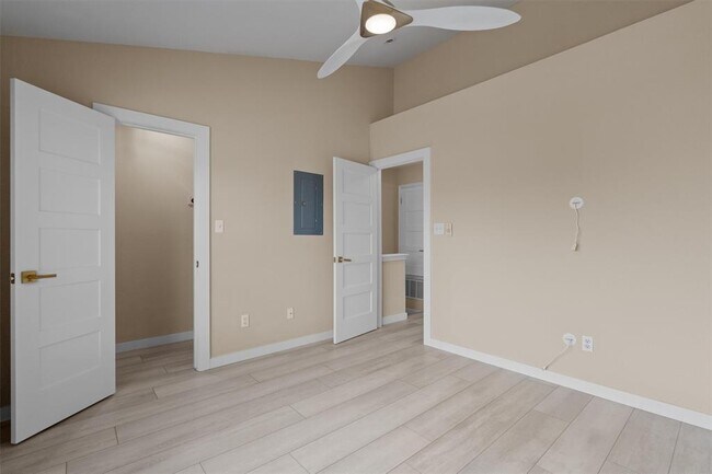 Building Photo - 11901 Swearingen Dr