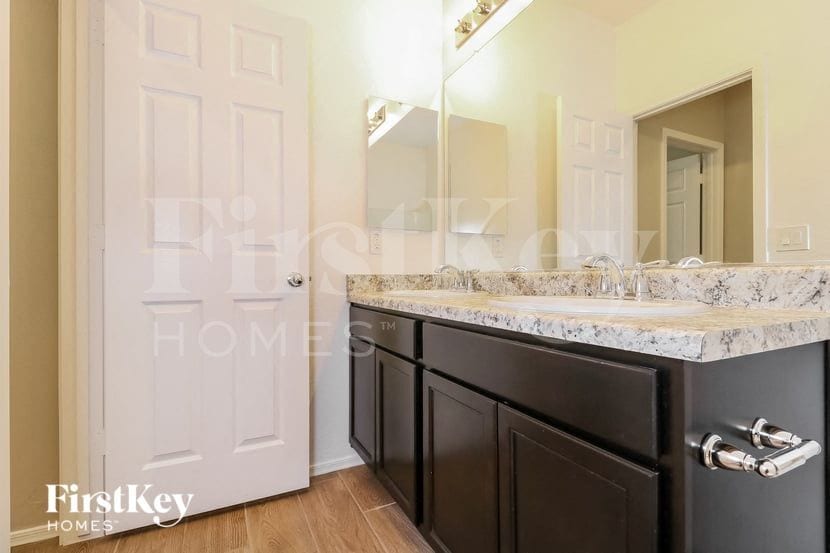 Building Photo - 17565 W Villa Chula Ln