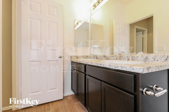Building Photo - 17565 W Villa Chula Ln