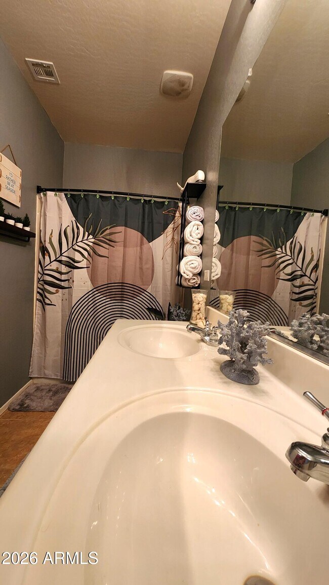 Building Photo - 18970 N Alicante St