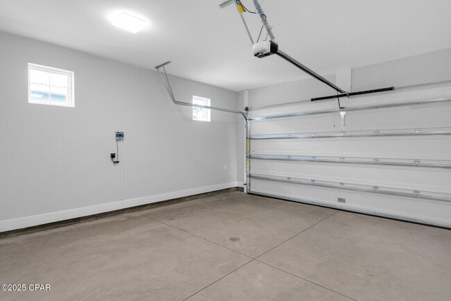 Building Photo - 8405 Warner Pl