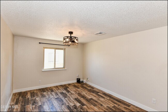 Building Photo - 3413 Tea Rose Pl