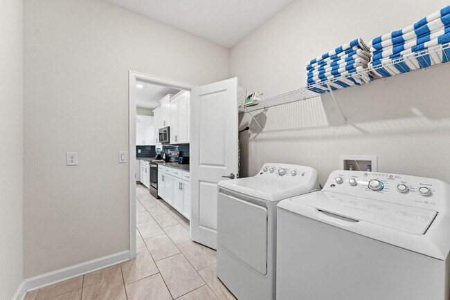 Building Photo - 770 Sticks St