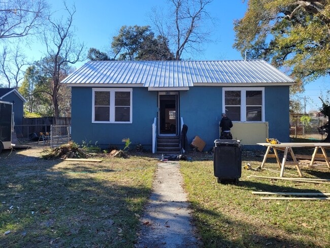 Primary Photo - 2137 N 16th St