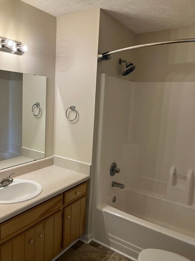 Building Photo - 308 Vernon Traylor Dr