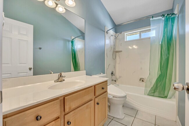 Building Photo - 8913 N Pine Hollow Dr