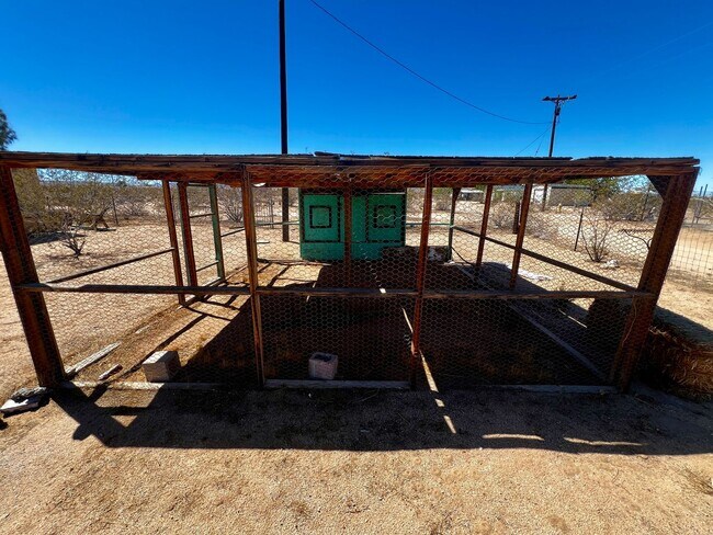 Building Photo - Charming 3-Bedroom Home for Rent in Landers, CA w SPA