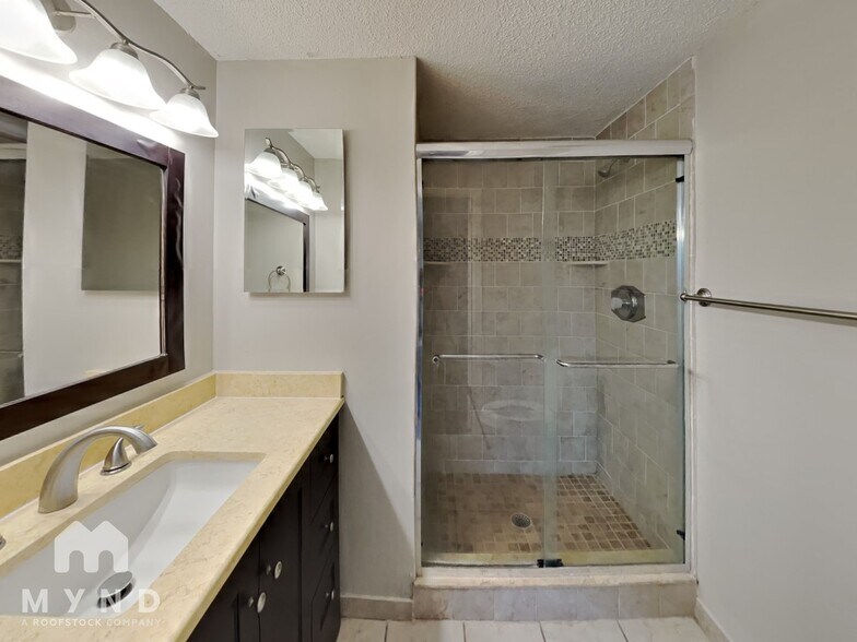 Building Photo - 10983 Witchaven St