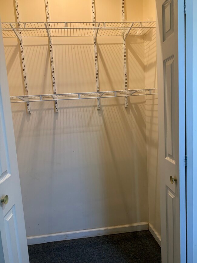 Building Photo - 206 Park St