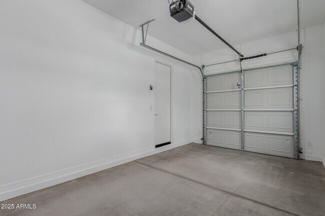 Building Photo - 8817 W Denton Ln