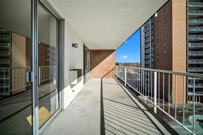 Building Photo - Beautiful One Bedroom Condo!