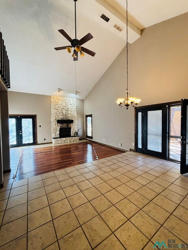 Building Photo - 1917 Colonial Pkwy