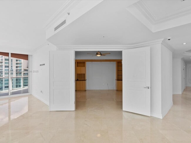 Building Photo - 3370 Hidden Bay Dr