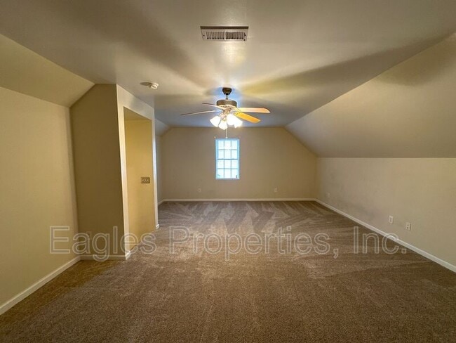 Building Photo - 105 Phillip Ct
